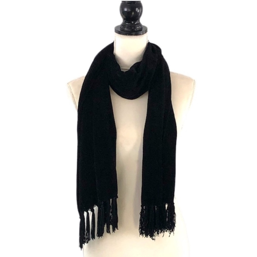 David & Young Black Winter Scarf With Fringe Detail